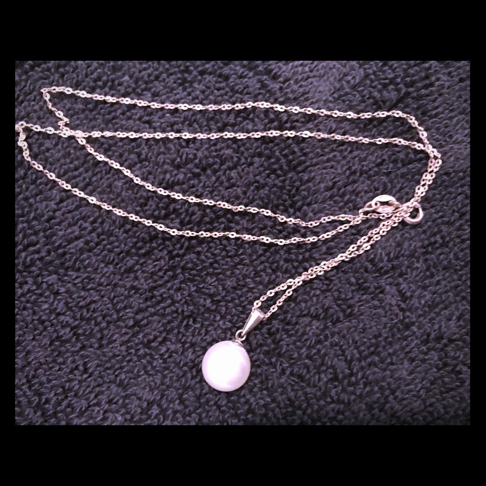 18” Single Pearl pendant